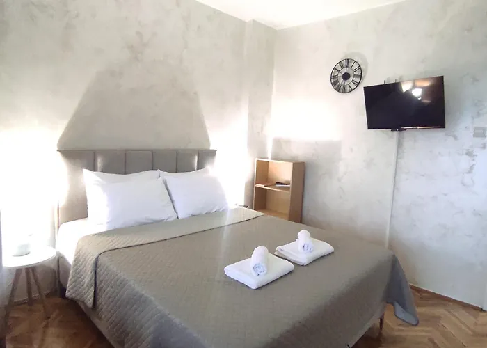 Apartman Clock Tower *